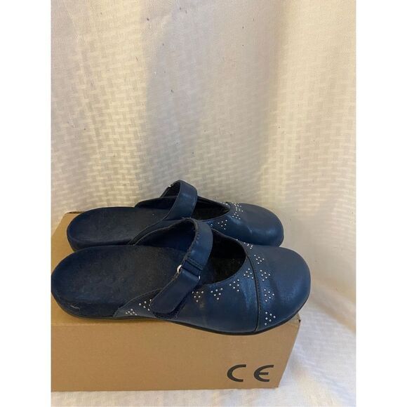 Vionic blue loafers studs size 9 marjie mules - Picture 1 of 3